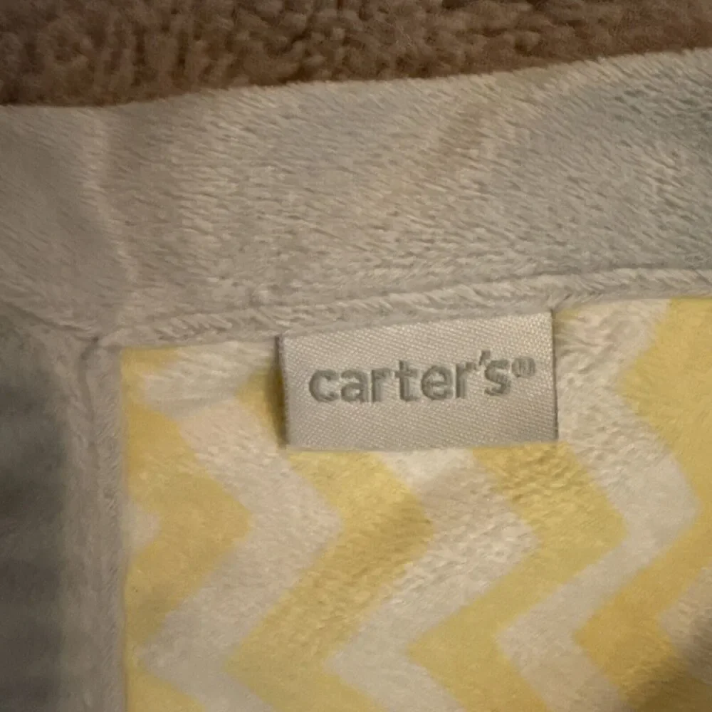 Carter's Giraffe Security Plush Baby Lovey Fleece Blanket Chevron Yellow Gray
